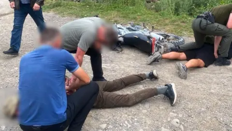 Переправлення за 3 тисячі доларів: мешканцю Прикарпаття загрожує до 9 років в'яз