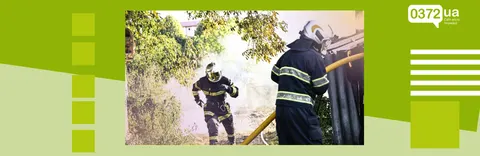 Пожежа у Чернівцях: коротке замикання ледь не знищило сусідні будинки