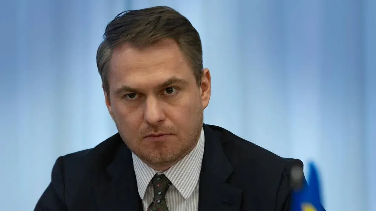 Генпрокурор Кравченко виїхав за кордон і каже, що це відрядження: що відомо