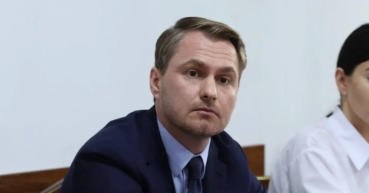 Кравченко за кордоном, а підозри анульовано: що далі