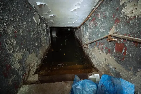 Перевірки укриттів у Львові: два затоплені, одне захаращене — що далі