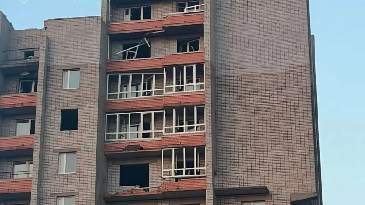 Нічна атака на Дніпропетровщину: двоє постраждалих, пошкоджені будинки та ліцей