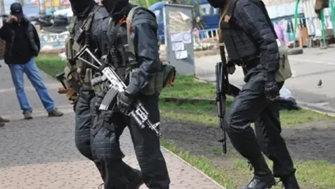 На окупованій Донеччині голосування до держдуми РФ ведуть озброєні люди