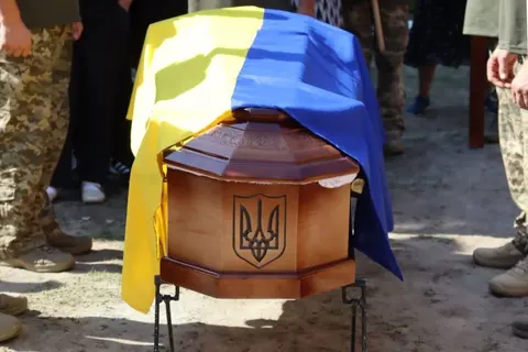 У Чернівцях попрощаються з Тарасом Гнатюком і Максимом Лосем