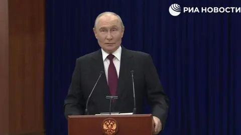 Путін назвав заяву Зеленського про небо РФ заявкою на тероризм