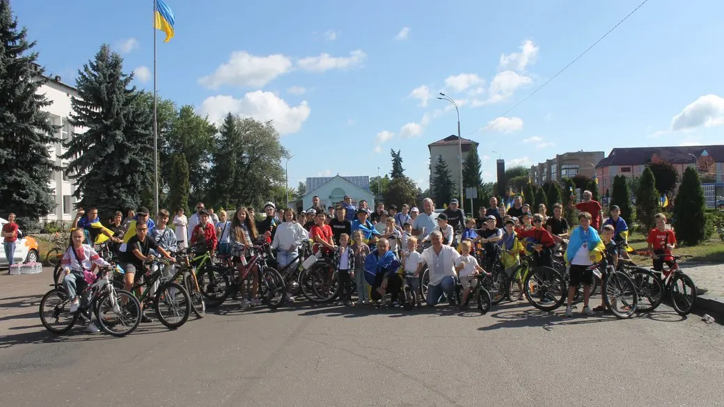 В Олевську на День прапора влаштували велопробіг та вшанували загиблих