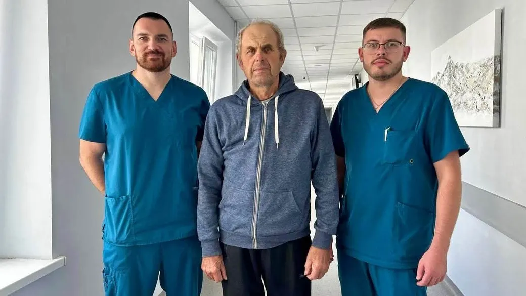 Львівські медики видалили 77-річному чоловіку рідкісну пухлину печінки розміром 25 см