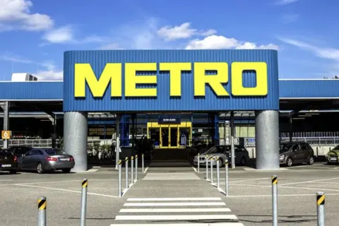 Metro Україна втратила частину запасів через атаку РФ: що буде з товарами