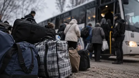 Евакуація з двох сіл Дніпропетровщини: що відомо та як діятимуть мешканці