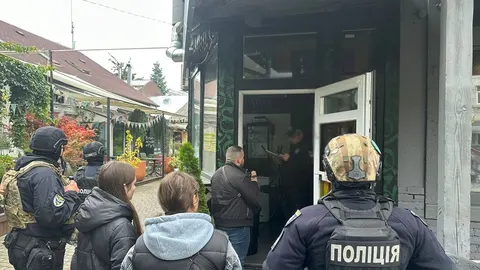 Кратом замість чаю: на Тернопільщині судитимуть родинну мережу наркоторговців