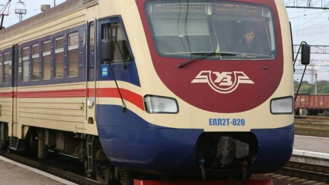 Приміські електрички на Дніпропетровщині тимчасово змінюють маршрути