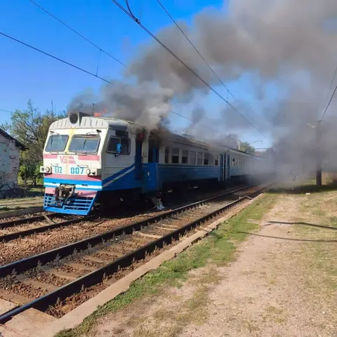 Удар по приміському поїзду на Харківщині: що сталося і чому дистанція під час евакуації рятує життя