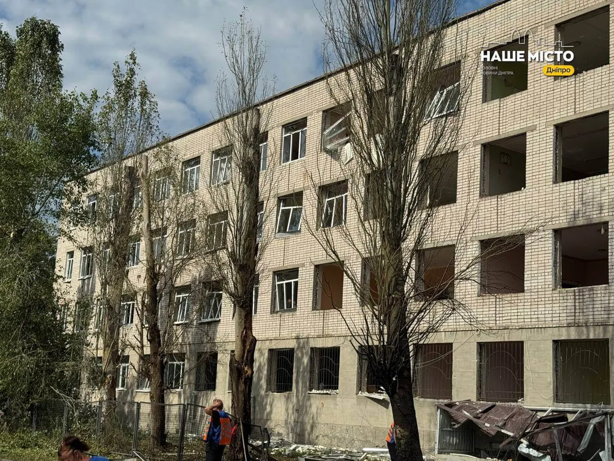 Атака на Дніпро 2 вересня: пошкоджені школи, амбулаторія та житлові будинки