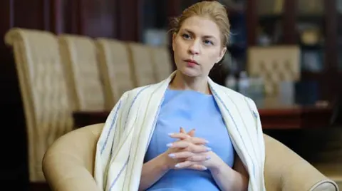 Стефанішина пояснила звільнення з посади посла у США