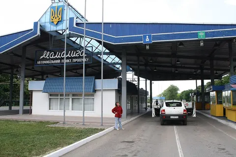 Три пункти пропуску з Молдовою працюватимуть за новими правилами контролю