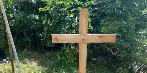 У Козачій Лопані 81-річного чоловіка поховали на подвір'ї через обстріл