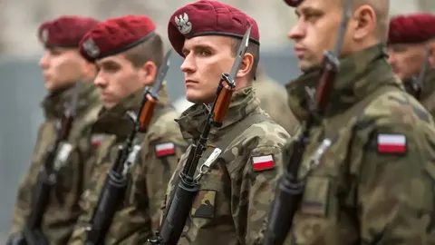 Мобілізаційні картки у Польщі: чому їх отримують цивільні