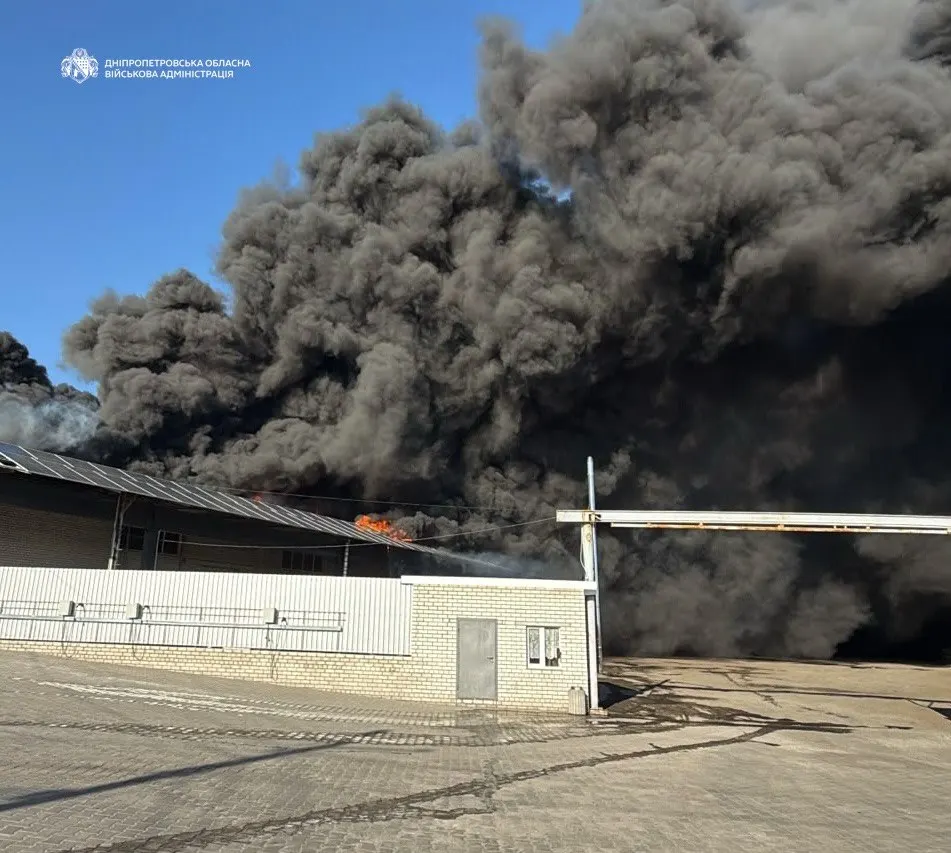 Удар по ТЦ у Павлограді: 8 поранених, двоє у важкому стані