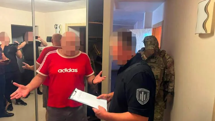 На Дніпропетровщині затримали полковника ЗСУ за хабар у 20 тисяч доларів