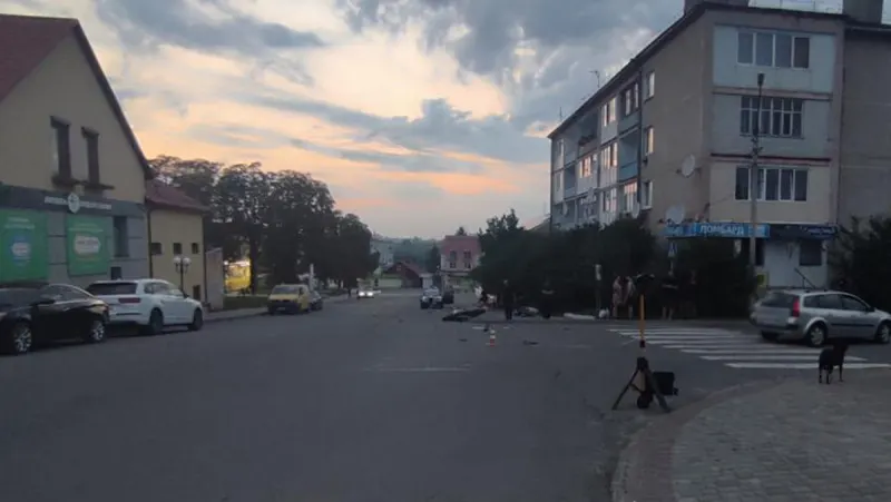 На Тернопільщині водійка зіткнулася з мотоциклістом: постраждалого госпіталізували
