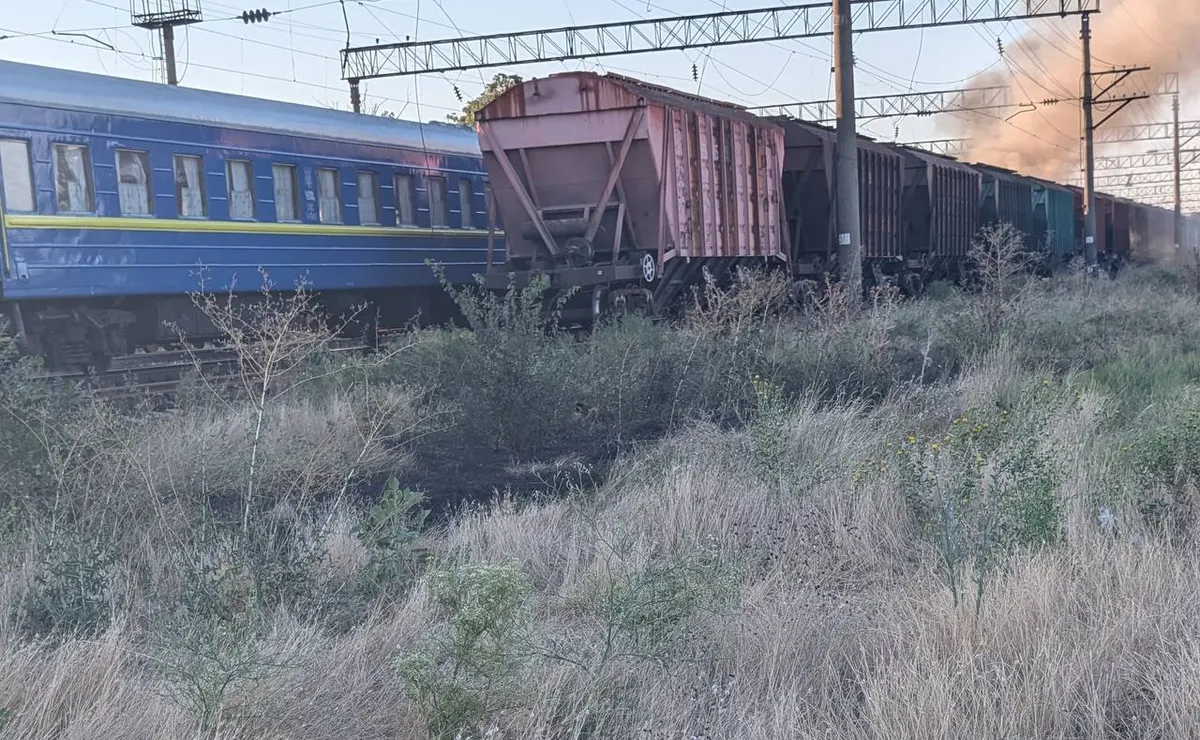 Удар «Шахеда» по потягу на Одещині: двоє загиблих, пасажирів врятовано