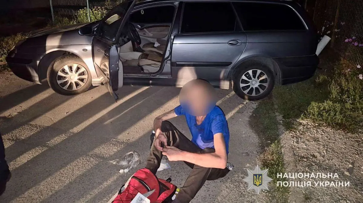 Спроба викрасти авто у Дніпрі завершилася ДТП: підозрюваного затримали