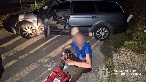 Спроба викрасти авто у Дніпрі завершилася ДТП: підозрюваного затримали
