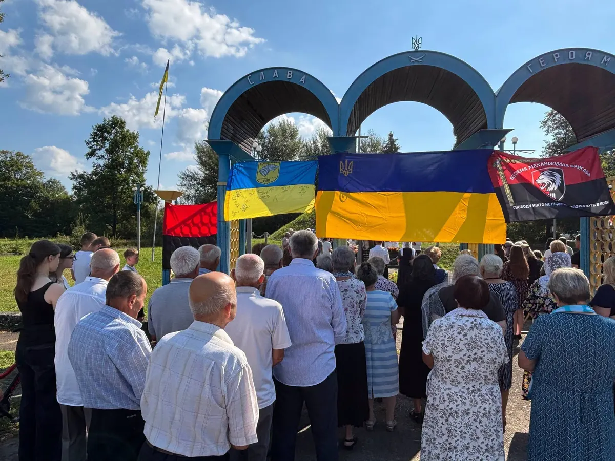 У Підгірках вшанували пам'ять загиблих Героїв велопробігом та ярмарком