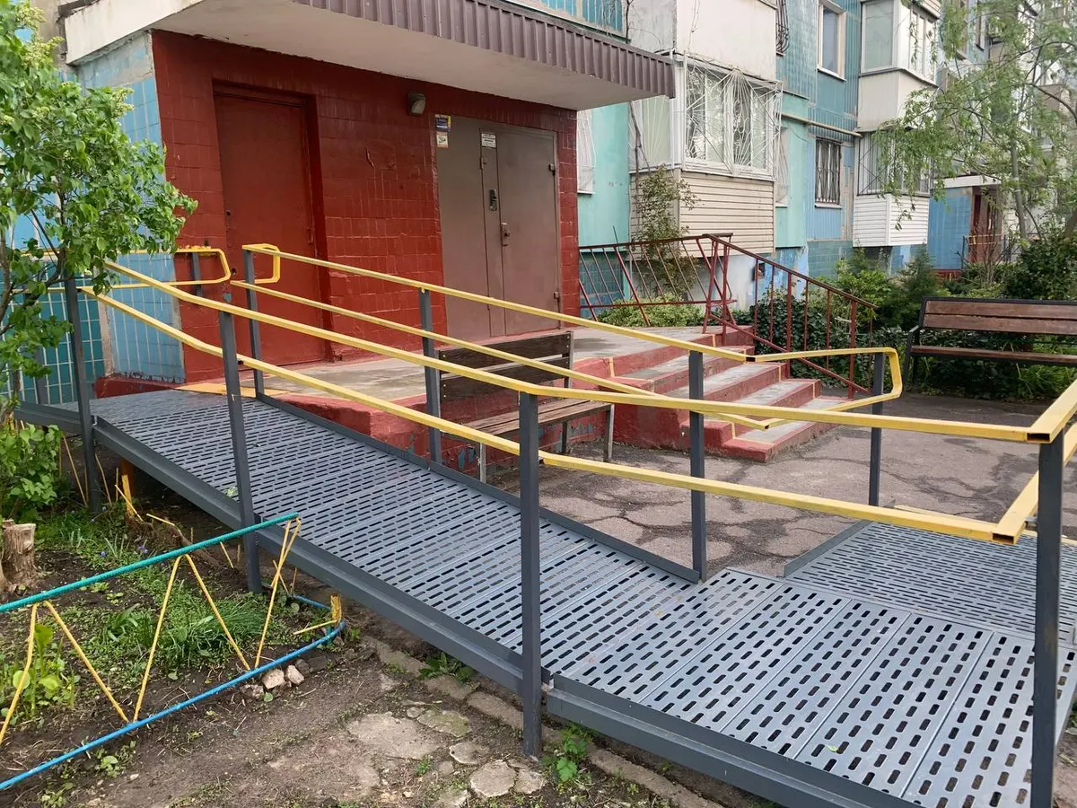 Пандус у будинку ОСББ чи ЖБК: як дніпрянам домогтися безбар'єрного доступу