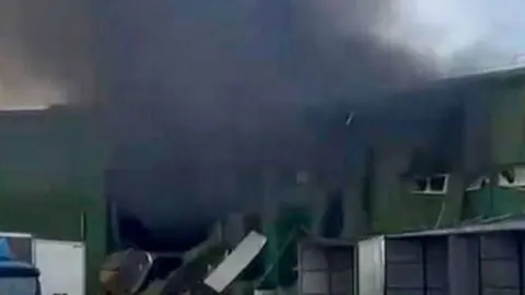 Повторний удар по Дніпровському району: пожежа на складах логістичної компанії