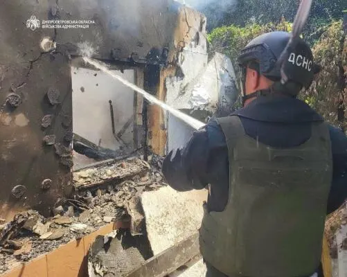 Атака на Дніпропетровщину: двоє загиблих, шестеро поранених, пошкоджені п'ять районів