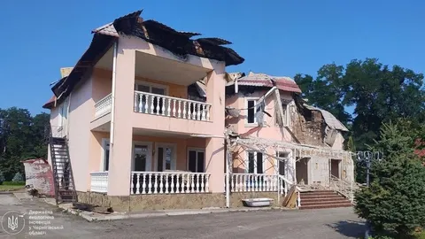 Атака дронів на пансіонат на Чернігівщині: екологи нарахували майже 250 тисяч гр