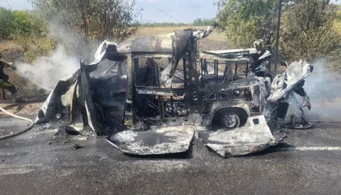 Удар безпілотника по «швидкій» на Донеччині: загинув медик, двоє поранених