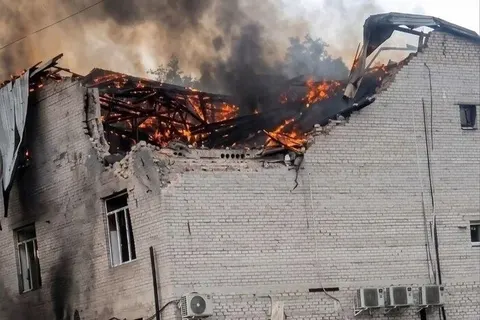 Подвійний удар по Лозовій: люди вистрибували з вікон, 10 поранених