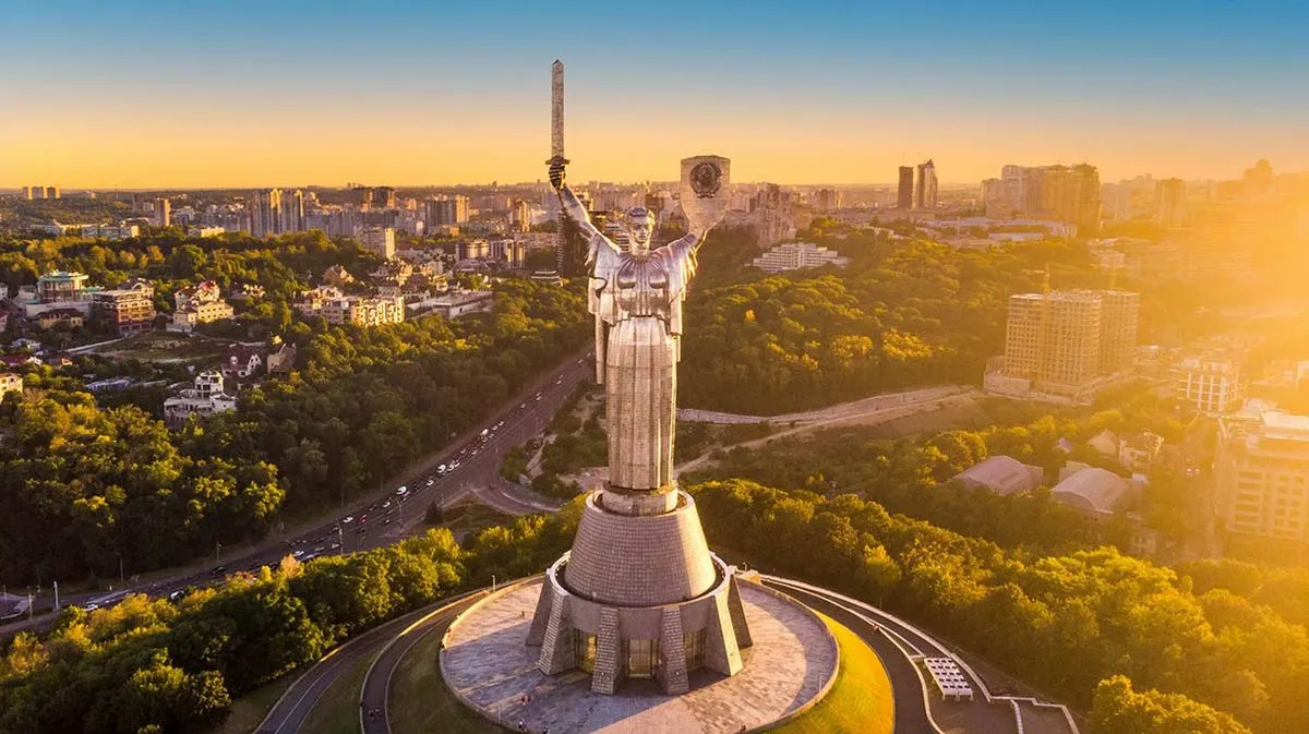 10 цитат про Україну, які звучать особливо в День Незалежності