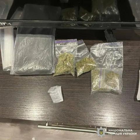 Метадон у посилках: харків'янину загрожує до 10 років в'язниці