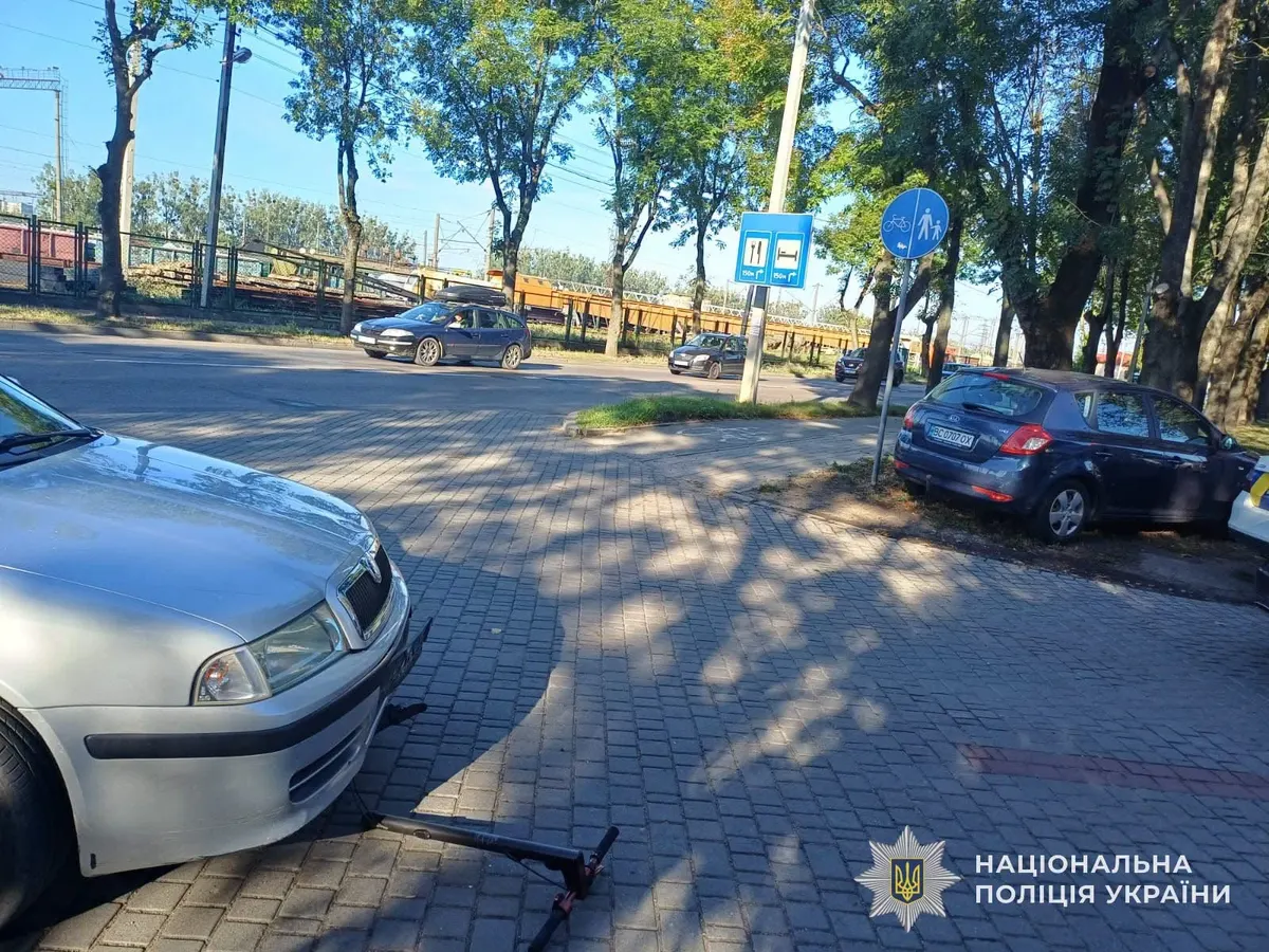 У Львові 14-річний хлопець на електросамокаті потрапив у ДТП