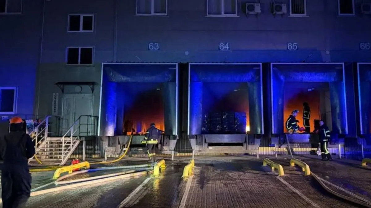 Нічний удар по Одещині: ворог поцілив у склад з гуманітарною допомогою, троє поранених