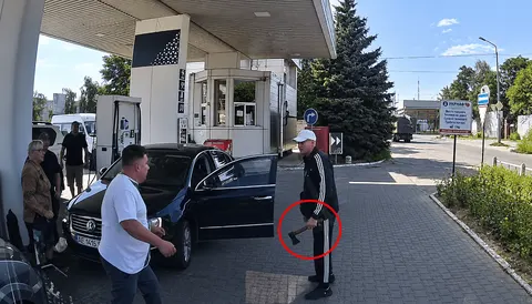 Сварка на АЗС у Дніпрі: водій погрожував сокирою військовому лікарю