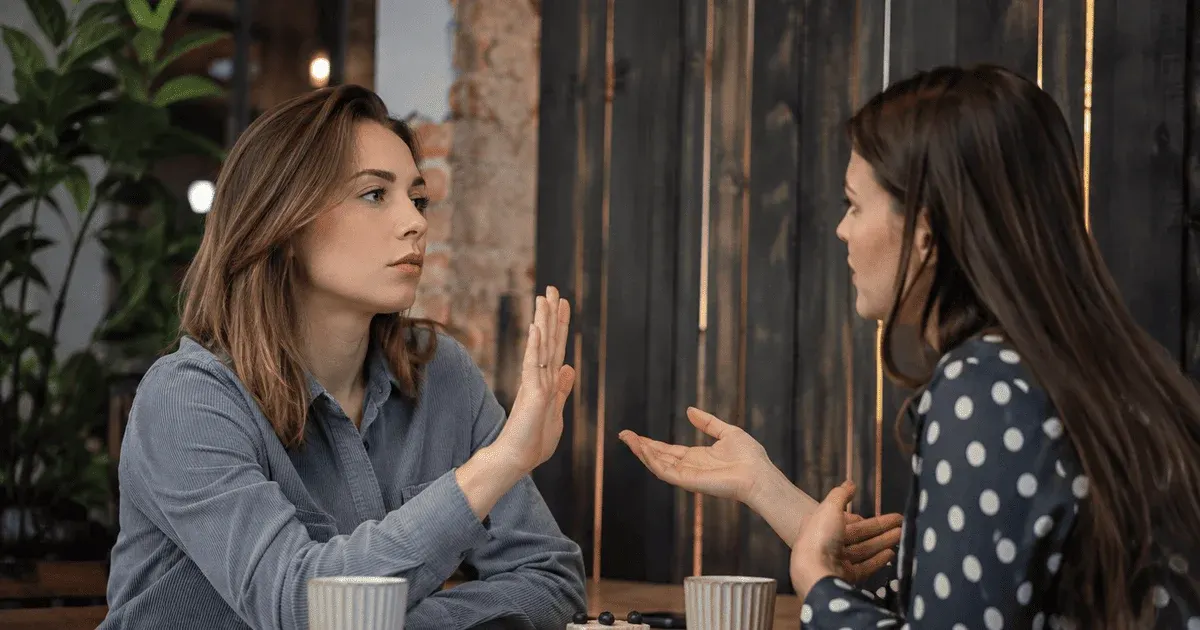 П'ять фраз, які допоможуть протистояти маніпуляціям