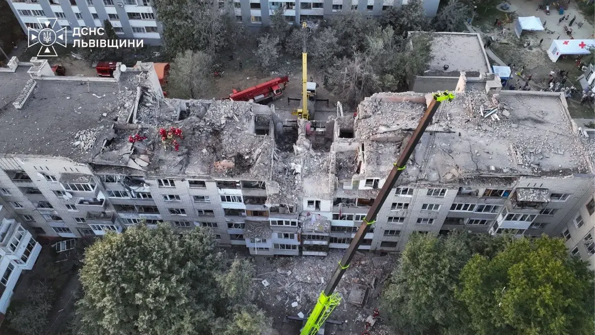 Атака на Львів: 38 постраждалих, під завалами можуть бути люди