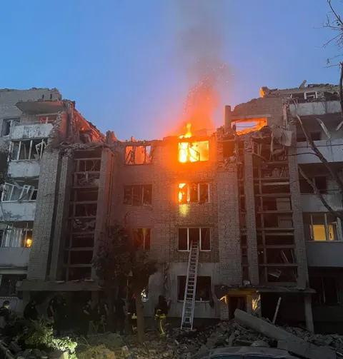 Кількість постраждалих у Львові зросла до 15: під завалами люди