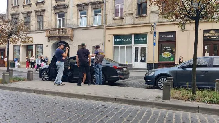 Посадовець ОГП керував схемою хабарів від кол-центрів: деталі НАБУ