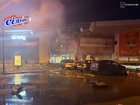 Атака на ТРЦ у Сумах: троє загиблих, серед поранених — діти