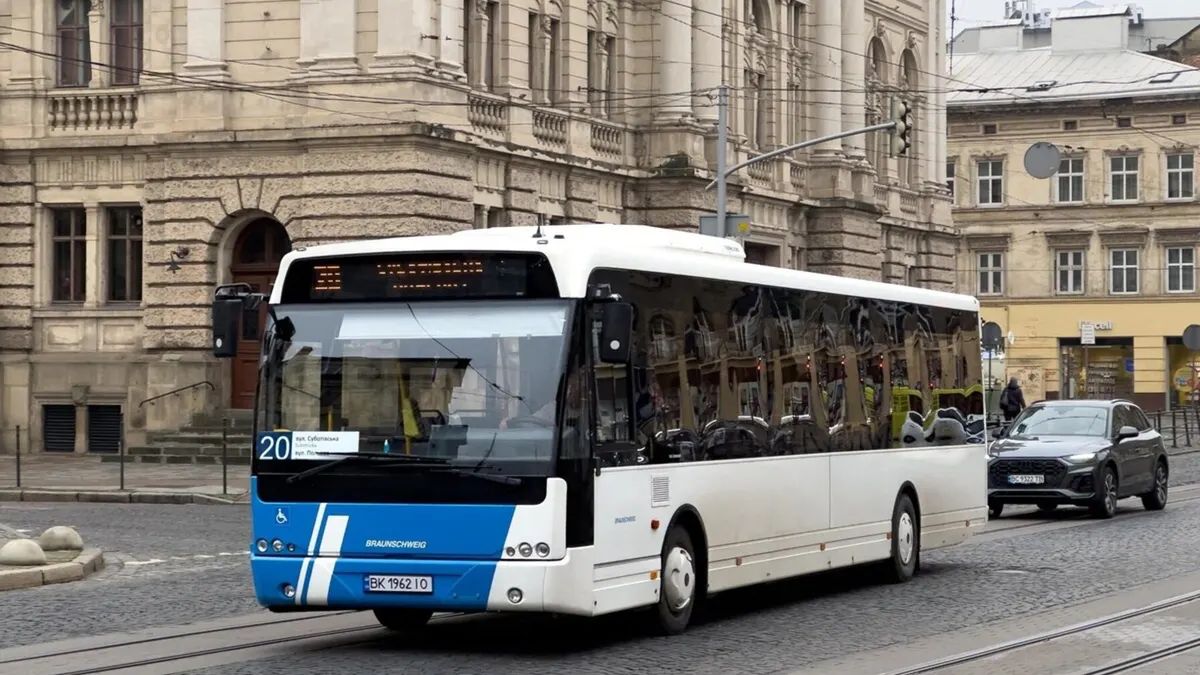 Львів посилив 11 автобусних маршрутів: перелік