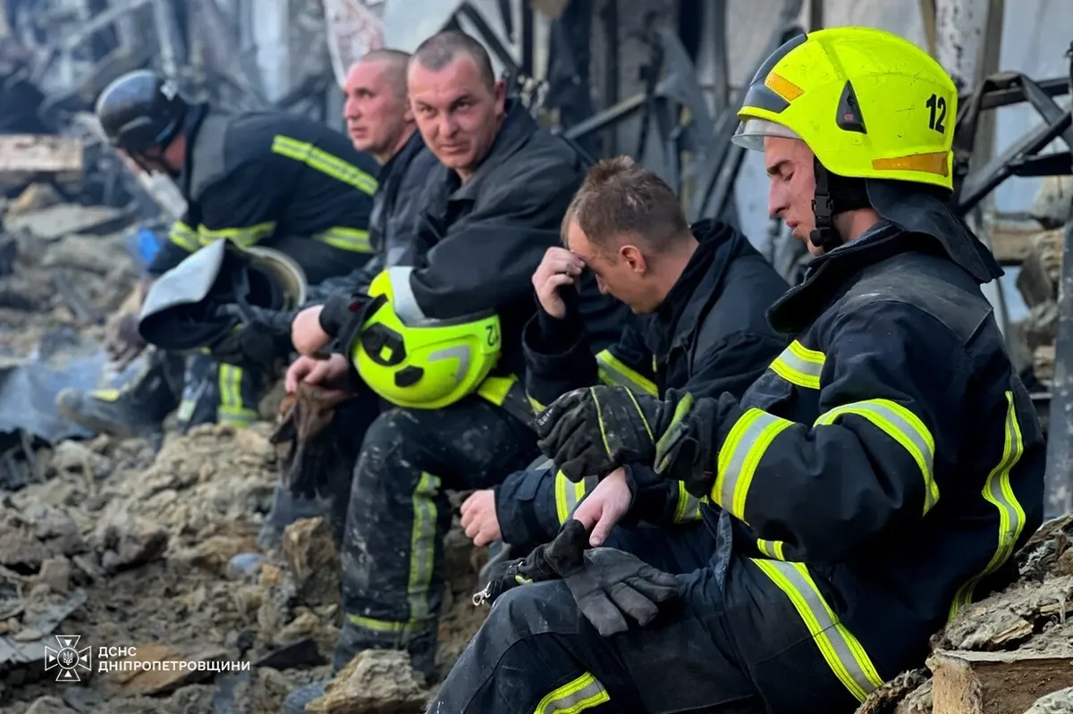 Удар по ТЦ у Кривому Розі: рятувальники завершили пошуки, 16 загиблих