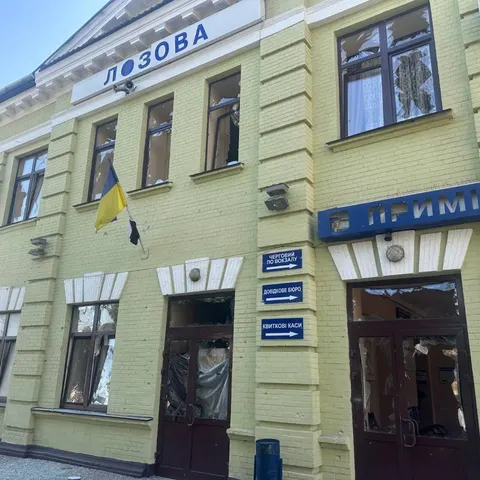 Удар РФ по станції «Лозова»: загинули двоє залізничників