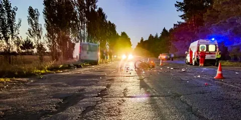 На Рівненщині мікроавтобус зіткнувся з мотоциклом: двоє загиблих
