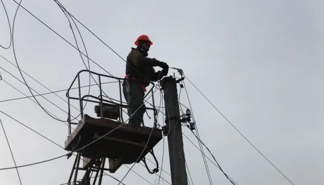 Через обстріли на Запоріжжі без світла лишилися понад 27 тисяч споживачів