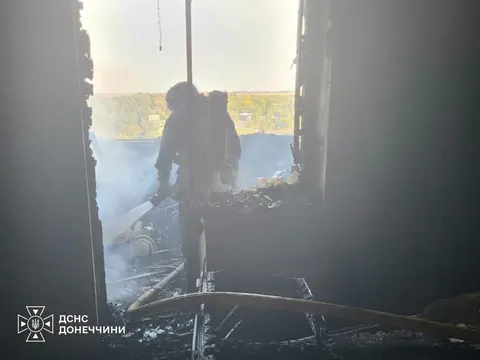 Удар дрона по дев'ятиповерхівці в Краматорську: що це змінює для мешканців прифр